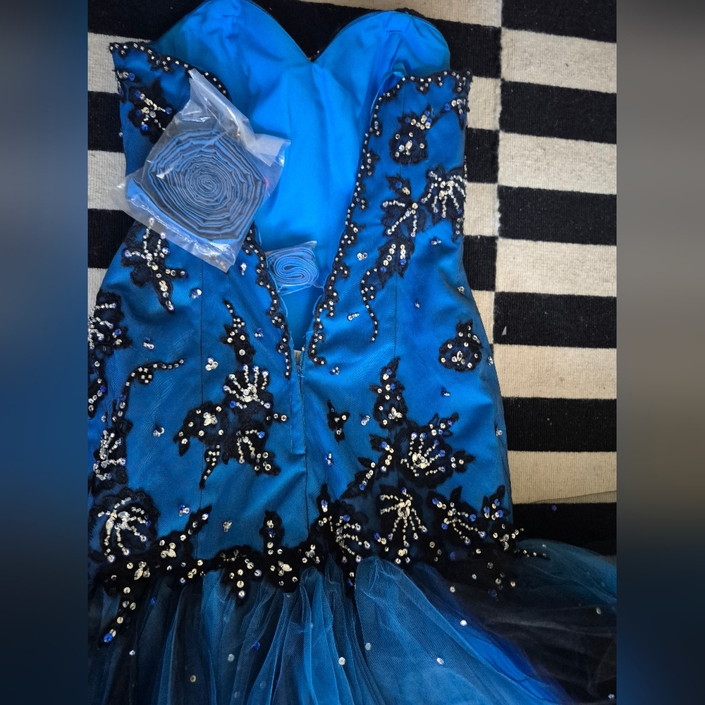 4 Madeline Gardener Blue and Black Prom Dress NwT - Picture 13 of 15
